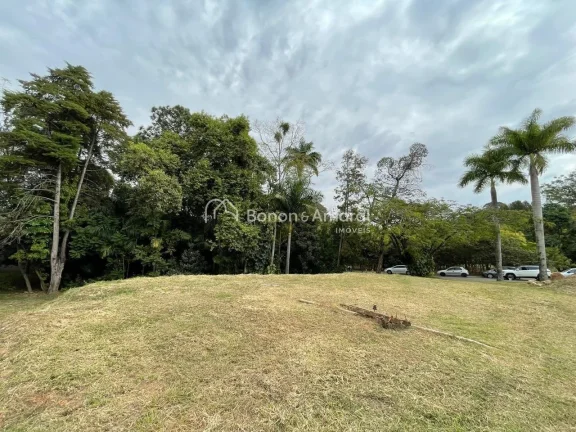Imagem Excelente oportunidade! Terreno de 889 m², praticamente plano, com um leve declive nos fundos e uma...