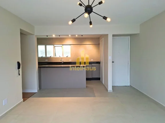Imagem Apresentamos um excelente apartamento totalmente reformado e pronto para morar no bairro Água Verde...
