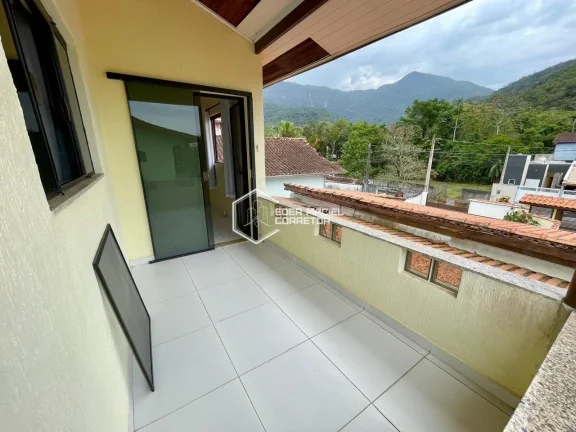Imagem Excelente imóvel em terreno de 275 m², com 219 m² de área construída, ideal para moradia famili...