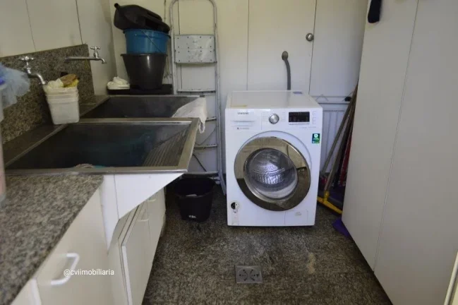 Imagem Descubra essa incrível casa à venda na Avenida Cremona, localizada no bairro Bandeirantes (Pampulh...