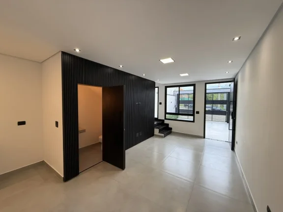 Imagem Casa á Venda no Nova Jaguarí com fundo para mata e piscina