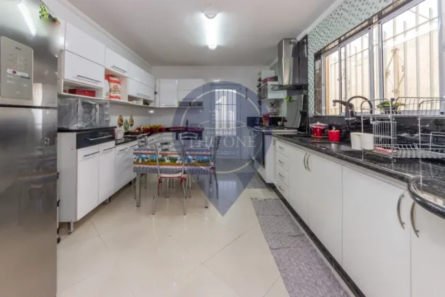 Imagem Imperdível: Casa à venda em São Paulo-SP, Vila Guarani (z Sul) com 3 quartos, 3 suítes, 2 salas, 4 banheiros e 2 vagas de garagem, 200m².