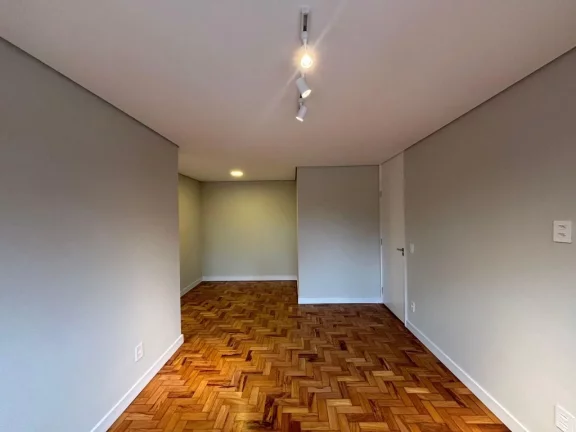 Imagem Apartamento reformado no Brooklin, 2 dormitórios, 1 vaga.