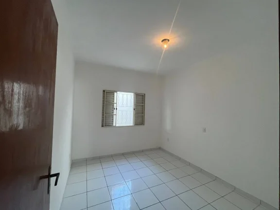 Imagem Linda casa de esquina no Jd. São Miguel