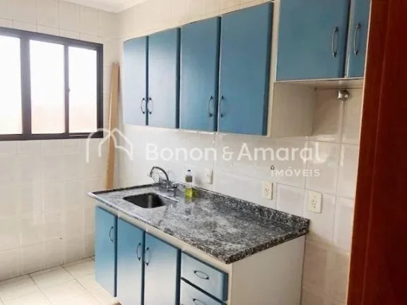 Imagem A sala ampla, com dois ambientes, é perfeita para receber amigos ou curtir momentos de tranquilidad...