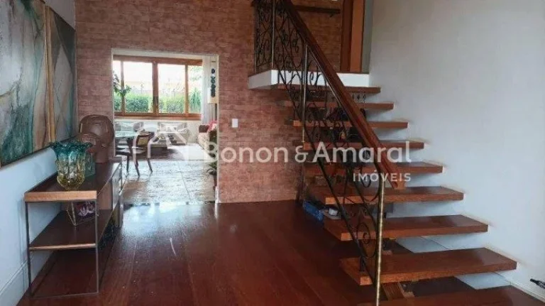 Imagem Linda e espaçosa casa com sala de estar, sala de jantar, cozinha, copa, lavabo, varanda gourmet, ri...
