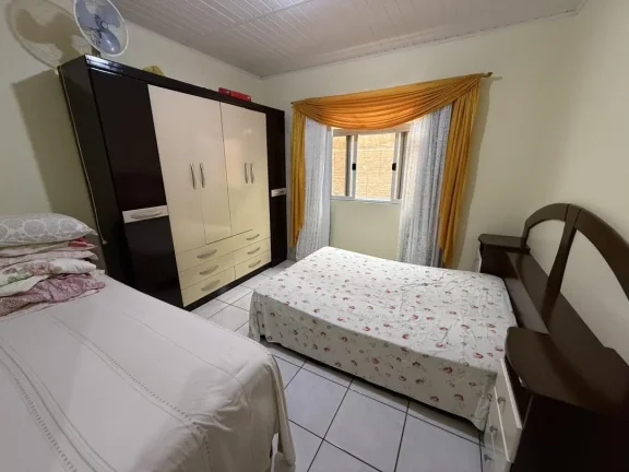 Imagem Chácara com 45.127m² sobre ela está construído uma casa com 3 quartos (1 suíte), piscina e 2 chalés independentes da casa, no bairro Gravatá de Penha - Adriano Carpes Imóveis vende!