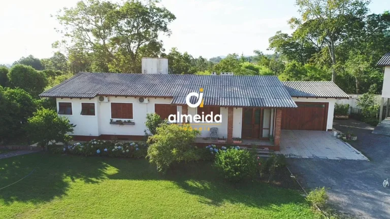 Imagem Casa 5 dormitórios à venda Tomazetti Santa Maria/RS