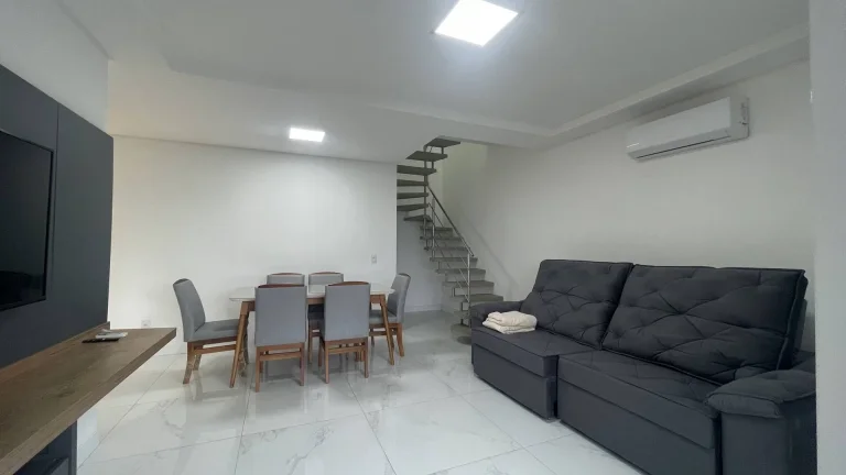 Imagem Apartamento 3 dormitórios locação anual em Canasveiras