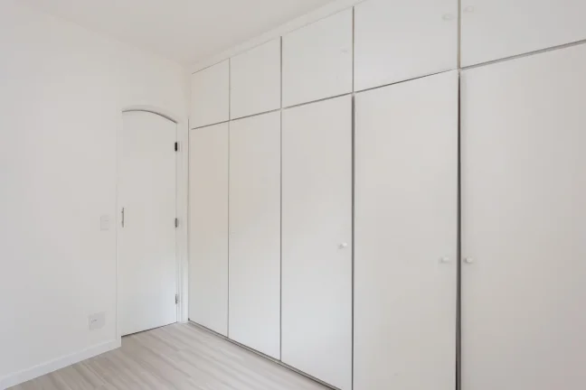 Imagem Apartamento Reformado 30M², 1Q, 1 Banheiro, 1 Vaga, Sol da Manhã, Churrasqueira, Salão de Festas.