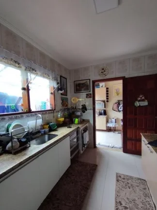 Imagem Casa em Condomínio para Venda em Teresópolis / RJ no bairro Araras