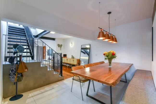 Imagem Cobertura Alto de Pinheiros - 260M², 3 Dorms, 1 Suíte, 2 Vagas Determinadas, Closet, Lareira, Piscina.