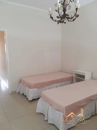 Imagem Excelente Casa à Venda no Boqueirão em Santos: Espaço, Conforto e Comodidade em um Sobrado Charmoso
