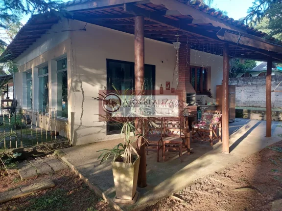 Imagem Vendo SUPER Oportunidades em condomínio clube em São Bernardo do Campo. Casa com uma área útil de 420m2, terreno de 1500m2, São 3 Dormitorios, sendo 1 Suíte, casa em condômino fechado, com clube dentro do Condomínio, Restaurante para os Sócios, um super i