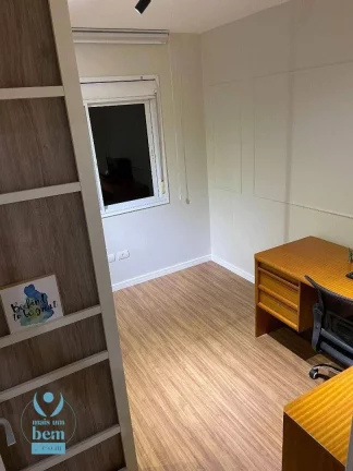 Imagem Sobrado mobiliado em condomínio fechado com Piscina, 3 quartos e Cinema no Ático, à venda, 139 m² por R$ 1.290.000 - Santa Cândida - Curitiba/PR