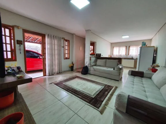 Casa em Vila à venda, térrea, Campo Belo 3 quartos, quintal com possibilidade de jardim, piscina, churrasqueira entre outros. 5 vagas de garagem.