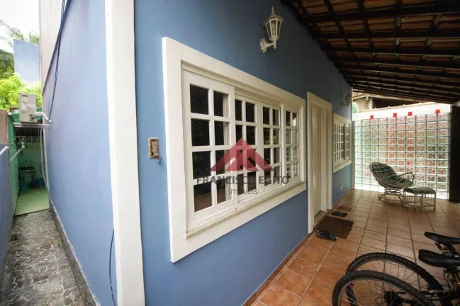 Imagem Casa com 8 dormitórios à venda, 400 m² por R$ 840.000 - Maria Paula - Niterói/RJ