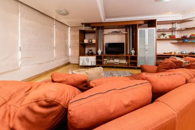 Apartamento Frente Mar com 4 dormitórios à venda no Centro de Balneário Camboriú