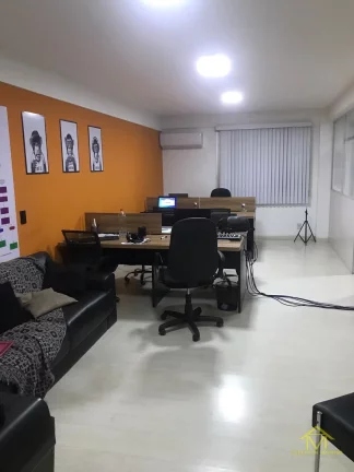 Imóvel Comercial à Venda, 100 m² em Centro De Vila Velha - Vila Velha