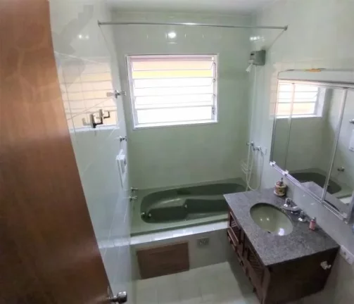 Imagem SOBRADO * VENDA * PERMUTA * RUA TRANQUILA * OPORTUNIDADE * 3 DORM * SUÍTE