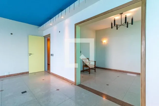 Imagem Casa à venda - Copacabana, 748m2