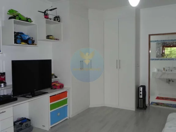 Imagem Casa em Condomínio a Venda no bairro Granja Viana - Carapicuíba, SP