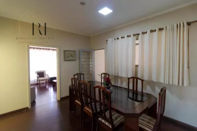 Imagem Casa com 4 quartos, 360m2, à venda