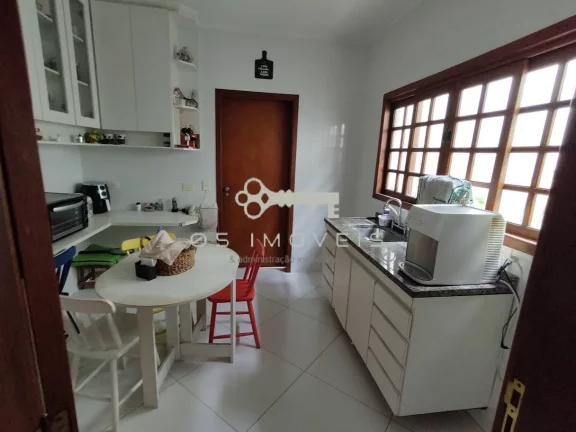 Imagem Casa à venda na Granja Viana – 3 dormitórios, 1 suíte !