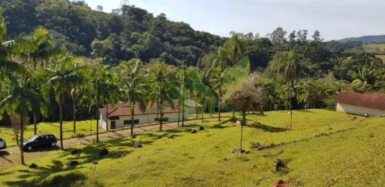Imagem Sítio Encantador à Venda em Piracaia - Perímetro Urbano
