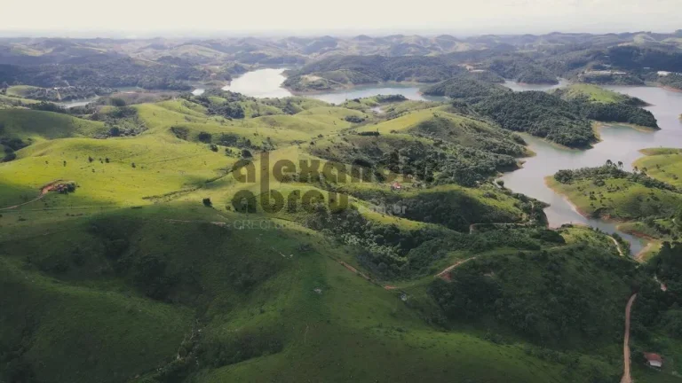 Imagem Fazenda de 130 alqueires à venda em Santa Branca com 30 córregos