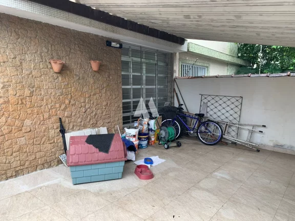 Imagem Sobrado 100% Reformado, 168m², 3 Dormitórios sendo 2 suítes , 2 vagas de garagem e no bairro do Boqueirão