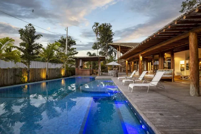 Imagem Casa de luxo à venda em Trancoso/BA com alta rentabilidade na locação — oportunidade exclusiva para investidores.