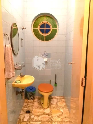 Imagem SOBRADO À VENDA, COM 267M² COM 3 DORM (1 SUÍTE), SALÃO GRANDE COM WC, 3 VAGAS DE GARAGEM COM ARMÁRIOS EMBUTIDOS NOS QUARTOS. - PRÓXIMO METRÔ VL MADALENA