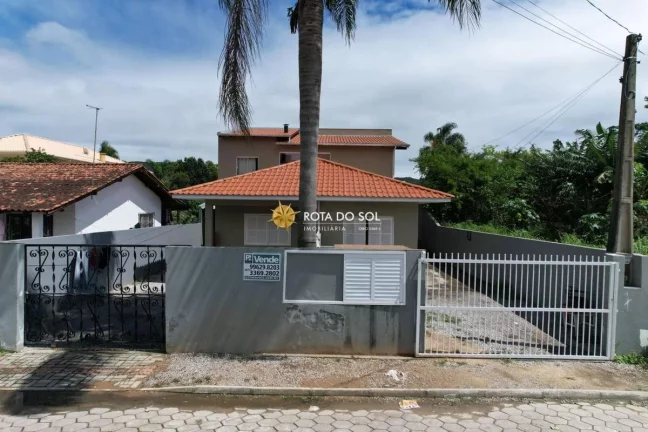Imagem Casa e residencial à venda Praia Bombas Bombinhas SC