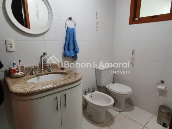 Imagem Excelente casa térrea, ampla, moderna, rústica, living, escritório, lavabo, 3 suítes sendo a mas...