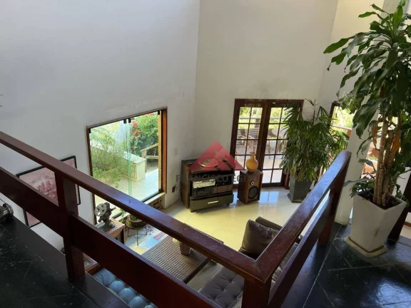 Imagem Casa em condomínio fechado, ótima localização, próximo das praias da região oceânica.