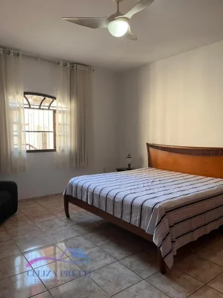 Imagem Excelente residencia bem localizado para venda no bairro do Ibes em Vila Velha com 210m²,o Sobrado possui 5 quartos, 2 banheiros e 2 vagas.