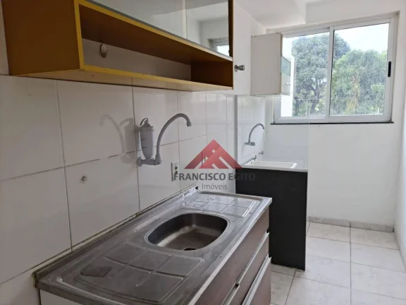 Imagem Ótimo apartamento térreo com ampla área externa e cozinha com armários no bairro do Sapé