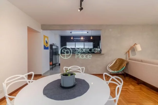 Imagem Apartamento com reforma recente e moderna Jardim Paulista. - Área: 125,00m² - Living com amplos ja...