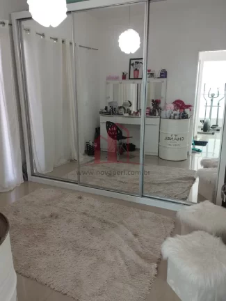 Imagem Casa de Luxo à Venda em Condomínio Villa Verde, Franco da Rocha-SP: 3 Quartos, 1 Suíte, 4 Banheiros, 2 Vagas, 330m² de Pura Elegância!