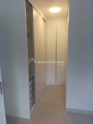 Imagem Esta espetacular casa oferece 263 m² de área construída e um amplo terreno de 353,80 m², proporc...