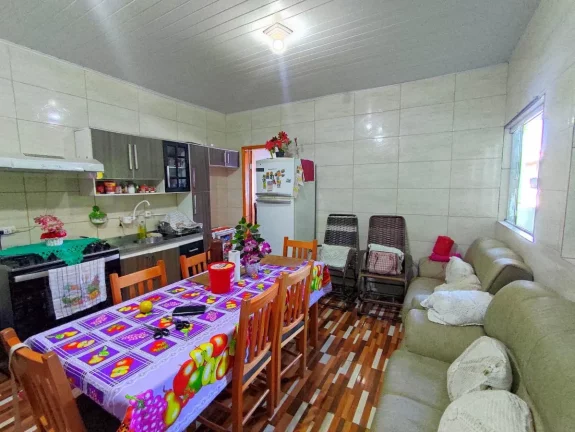 Imagem Sobrado para Venda em São José dos Pinhais, Ipê, 1 dormitório, 2 banheiros, 4 vagas