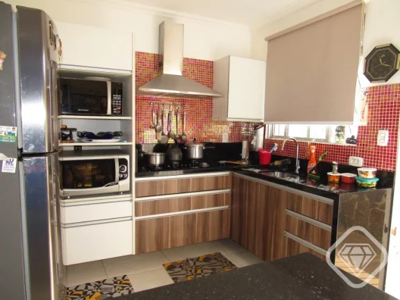 Imagem Residência ampla e charmosa no coração da Tristeza!

Brilhante Imóveis vende uma bela casa semi ...
