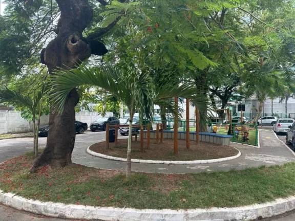 Imagem A 5ª Avenida Imóveis selecionou esse charmoso apartamento de 2/4 + dependências, atualmente revertido gabinete, podendo ser 3 Suites totais, 02 vagas