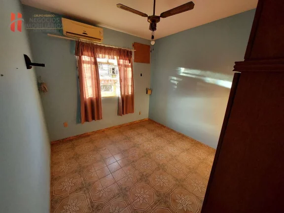 Imagem EXCELENTE CASA TRIPLEX COM 225M² E PISCINA