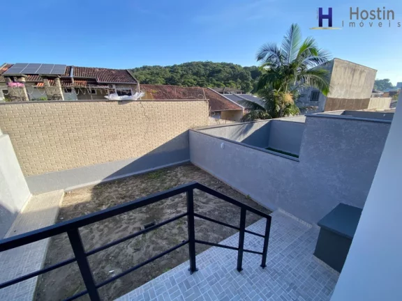 Imagem Sobrado com suíte e dois quarto no centro