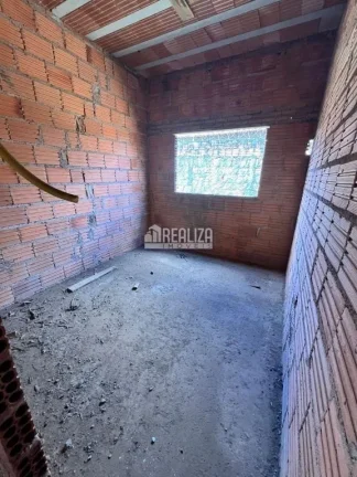 Imagem Casa padrão semiacabada à venda no bairro Lourdes em Uberaba