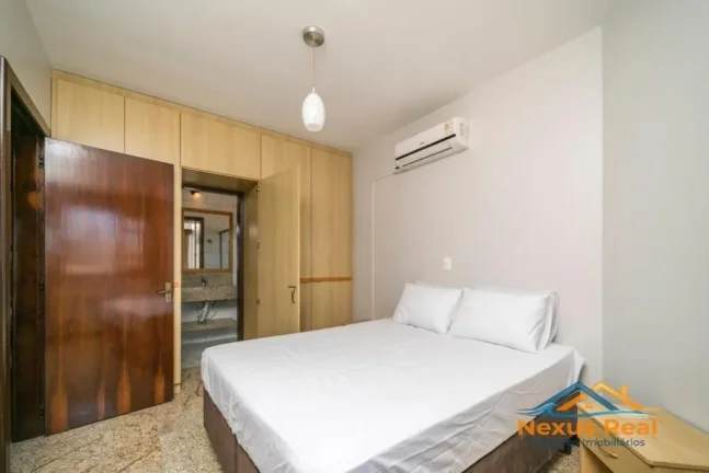 Imagem Sobrado com Piscina e 5 quartos
