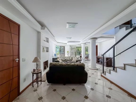 Imagem Casa à venda, 213 m² por R$ 1.100.000,00 - Comary - Teresópolis/RJ