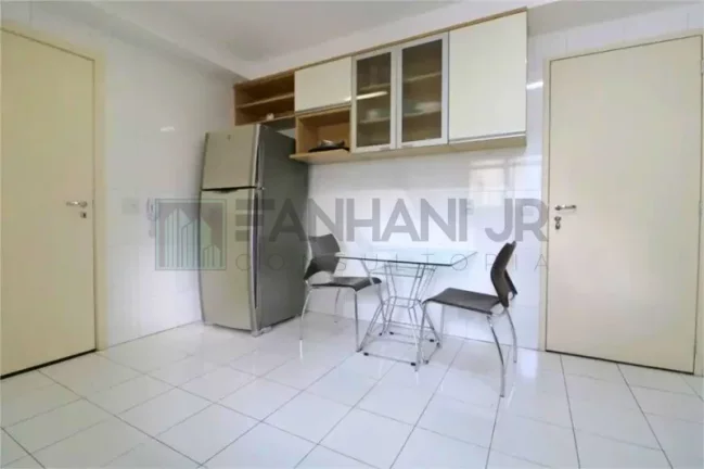 Imagem Espaçoso apartamento para locação em Moema, São Paulo-SP: 4 quartos, 2 suítes, 3 salas, 5 banheiros, 2 vagas de garagem!
